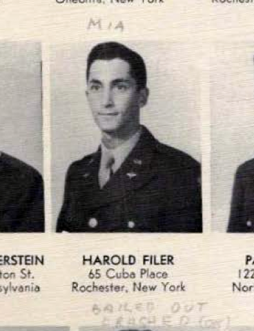 Harold Filer as shown in the Carlsbad Army Airfield 43-18 Bombardiers classbook, in 1943 (compiled December, 1943).
