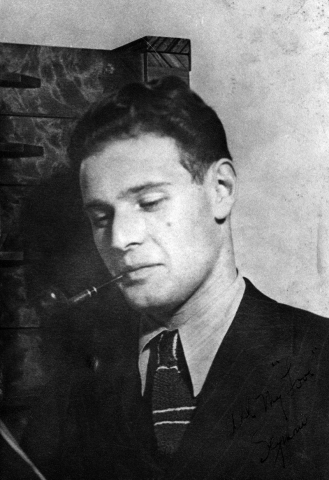 Seymour Mazer in 1941.