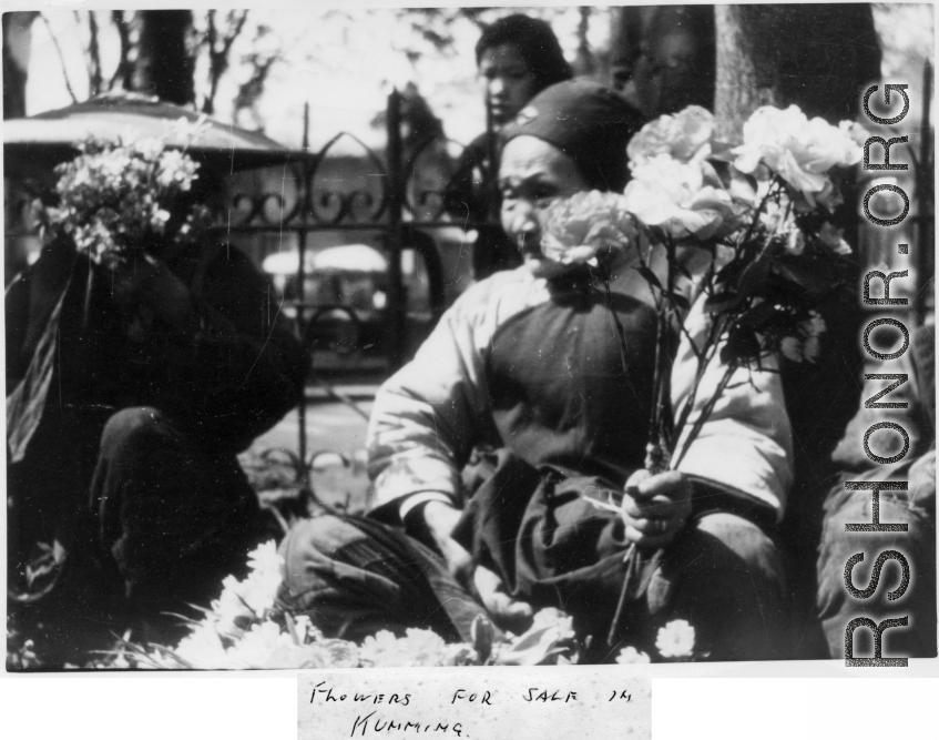 Am elderly flower vendor in Kunming during WWII.