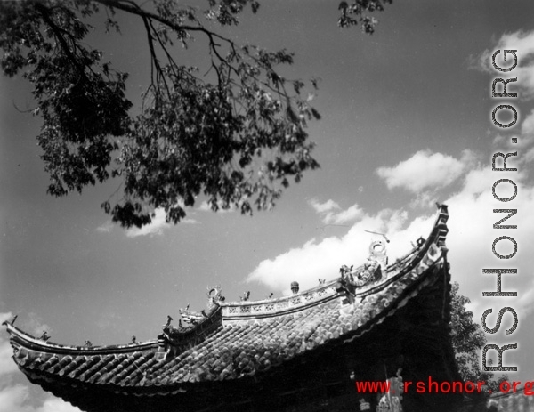 Architecture in Yunnan province, China: Roof of a temple.