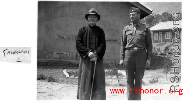 Gen. Chiang Kai-shek visits US servicemen at Camp Schiel during WWII. Falkowski.