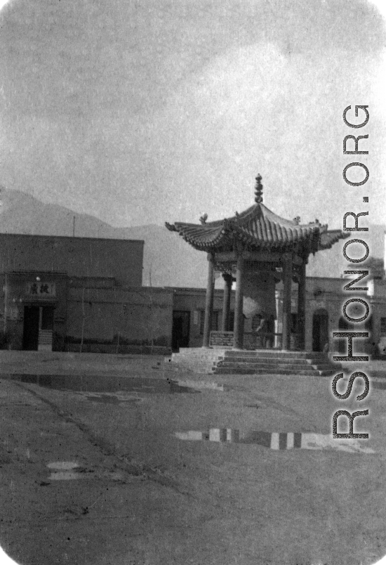 Large cast bell, next to the Lanzhou City Hospital (兰州市立医院) in Gansu province, China, during WWII.