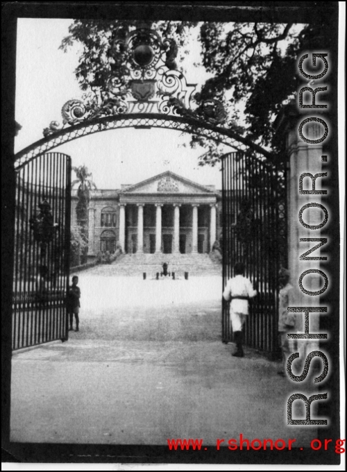 Fancy courtyard in India during WWII.