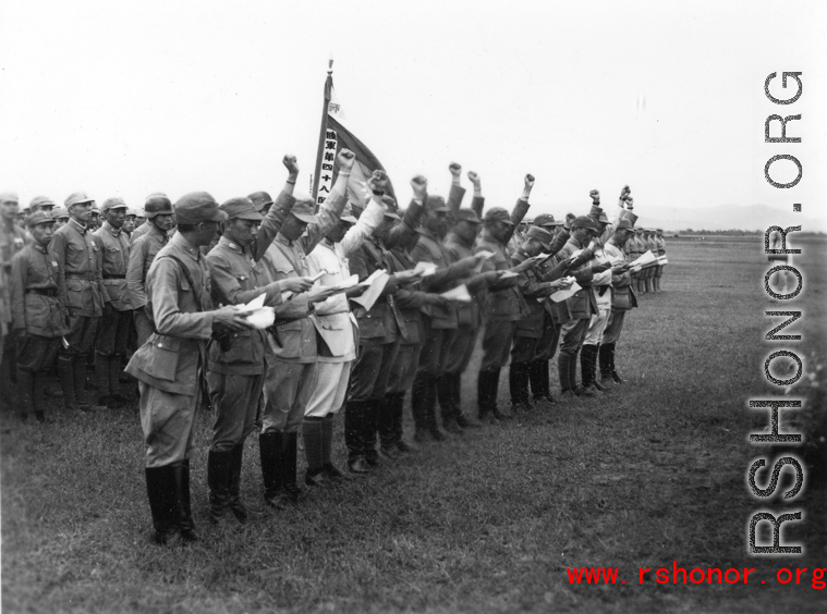 Chinese soldiers (of the 陆军第四十八师) recite pledges during exercises in southern China, probably Yunnan province, or possibly in Burma.